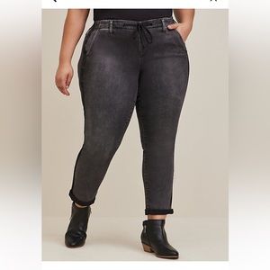 Torrid Pull-on Boyfriend Straight Super Soft MidRise Jean